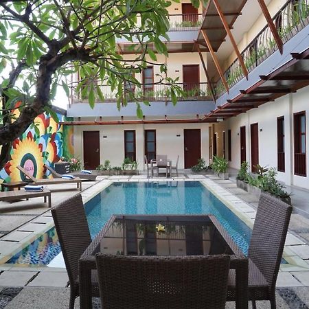 Reddoorz Near Legian Street Hotell Eksteriør bilde