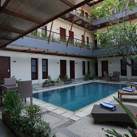 Reddoorz Near Legian Street Hotell Eksteriør bilde
